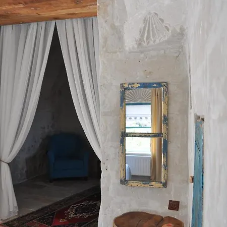 Hotel Cemil Koyu Cave House