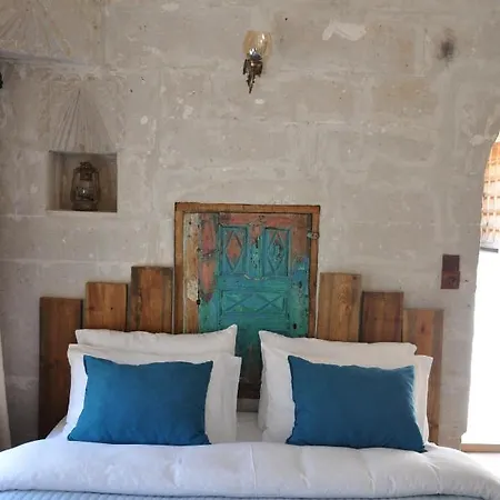 Hotel Cemil Koyu Cave House *