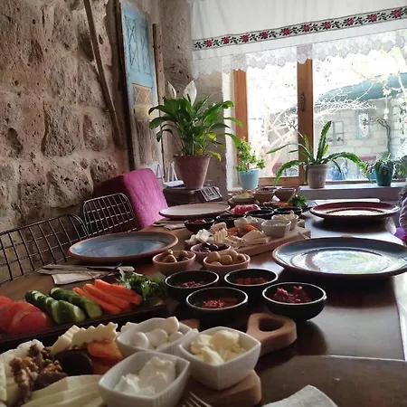 Bed & Breakfast Cemil Koyu Cave House Urgup
