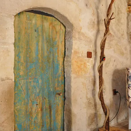 Bed & Breakfast Cemil Koyu Cave House *
