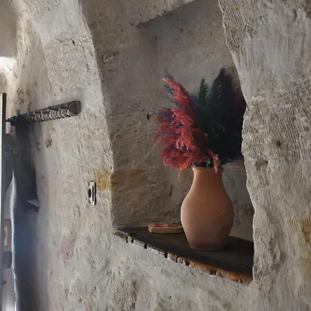 Cemil Koyu Cave House Bed & Breakfast