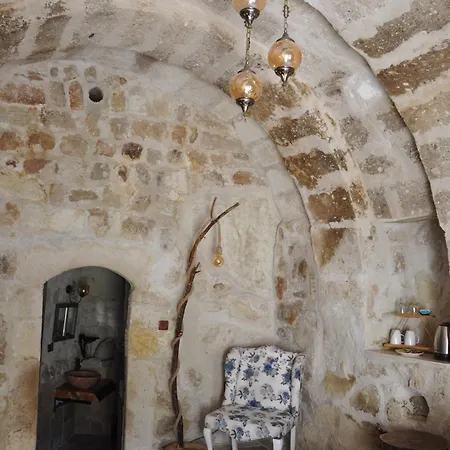 Cemil Koyu Cave House Bed & Breakfast