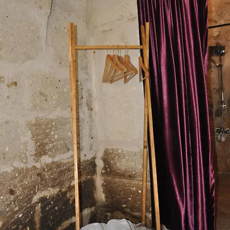 Cemil Koyu Cave House Bed & Breakfast Urgup