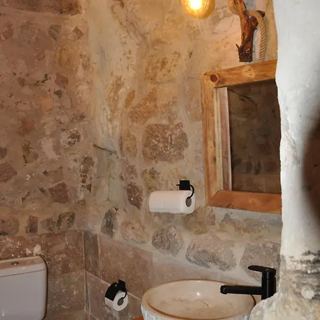 Hotel Cemil Koyu Cave House *