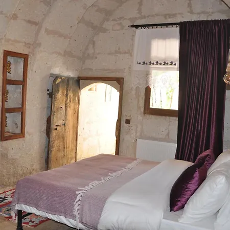 Hotel Cemil Koyu Cave House